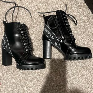 Heeled boots